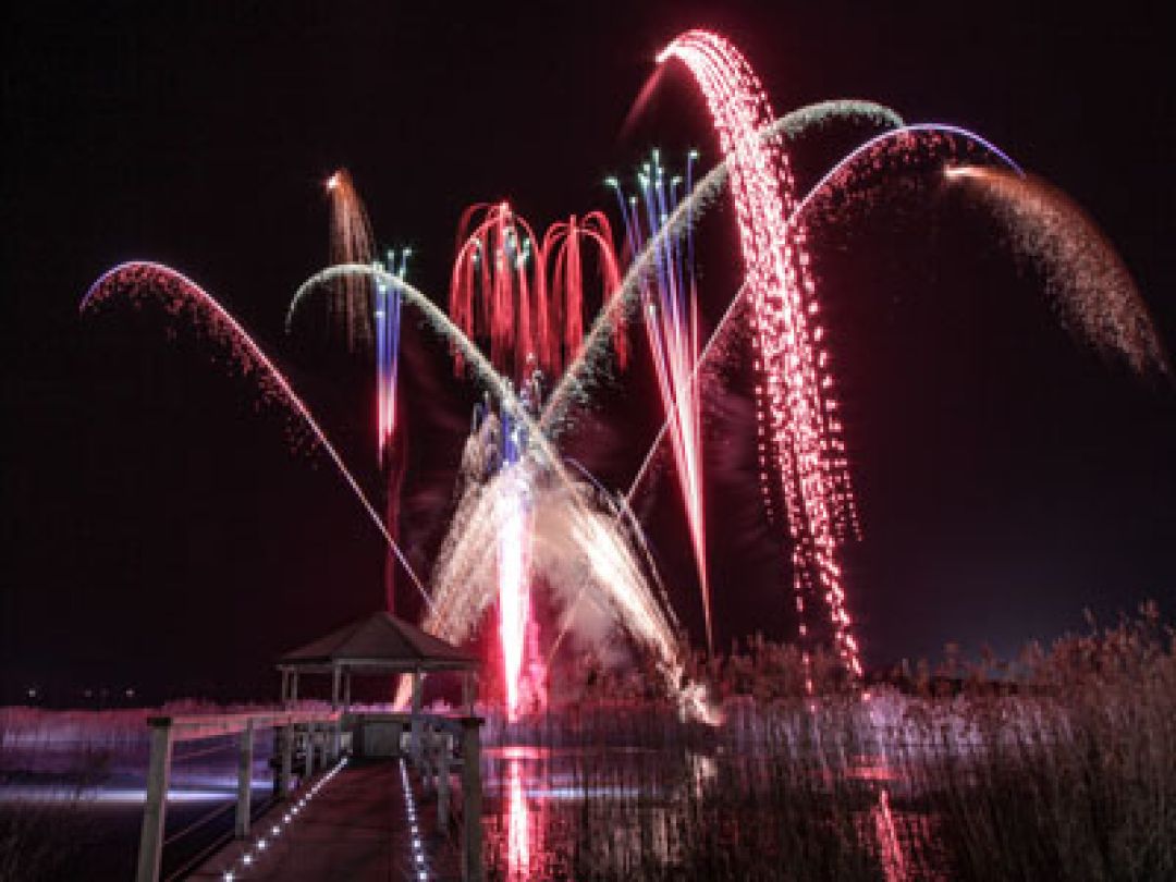 Whisper Style Displays from Sonic Fireworks