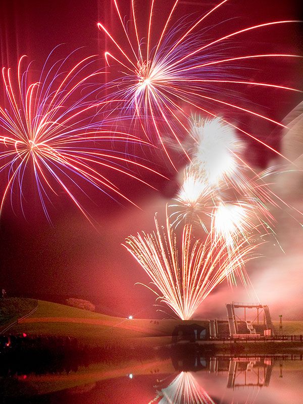 Bonfire Night display in Cornwall by Sonic Fireworks